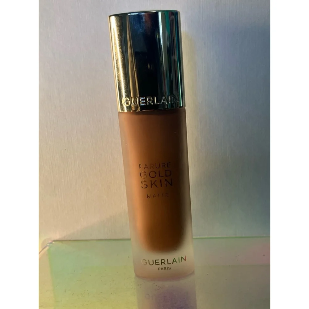 MSRP $90 Guerlain Foundation